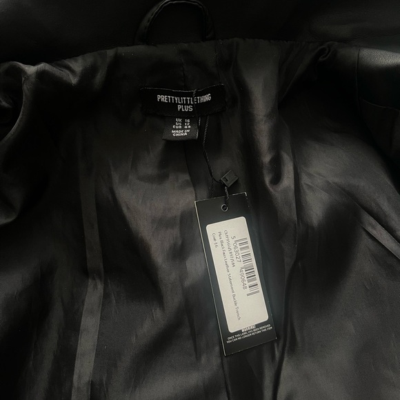 Plus Black Faux Leather Statement Buckle Trench Coat - Picture 9 of 10